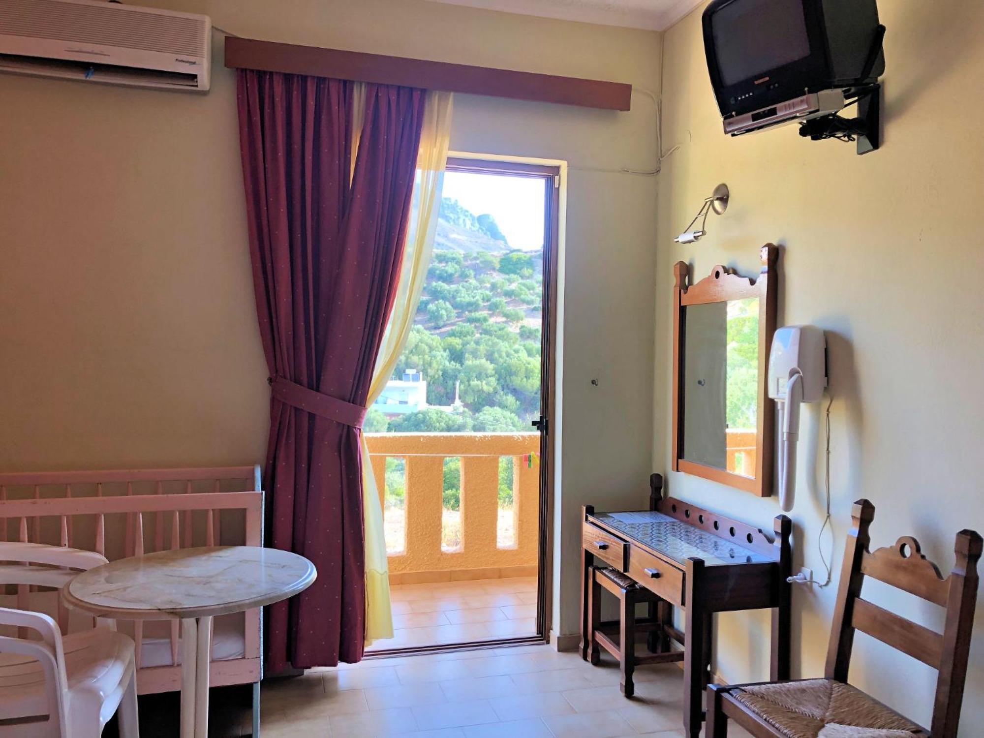 Lappa Hotel Плакиас Екстериор снимка