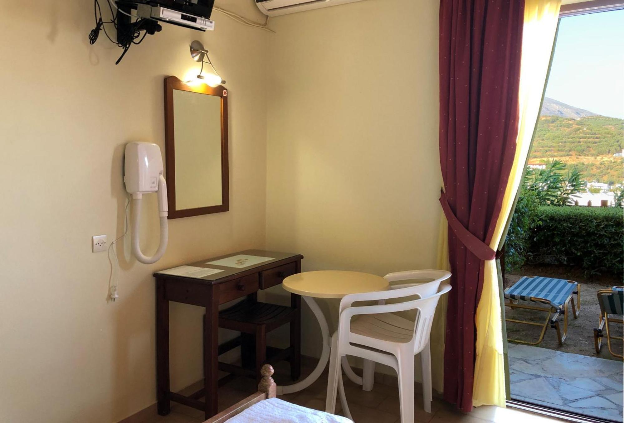 Lappa Hotel Плакиас Екстериор снимка